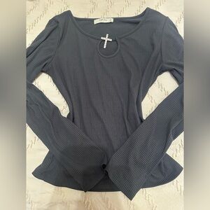 Ribbed Long-Sleeve Women’s Top with Cross Detail